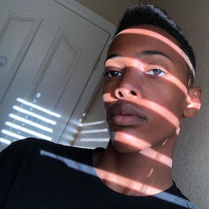 Meet your Posher, Avery